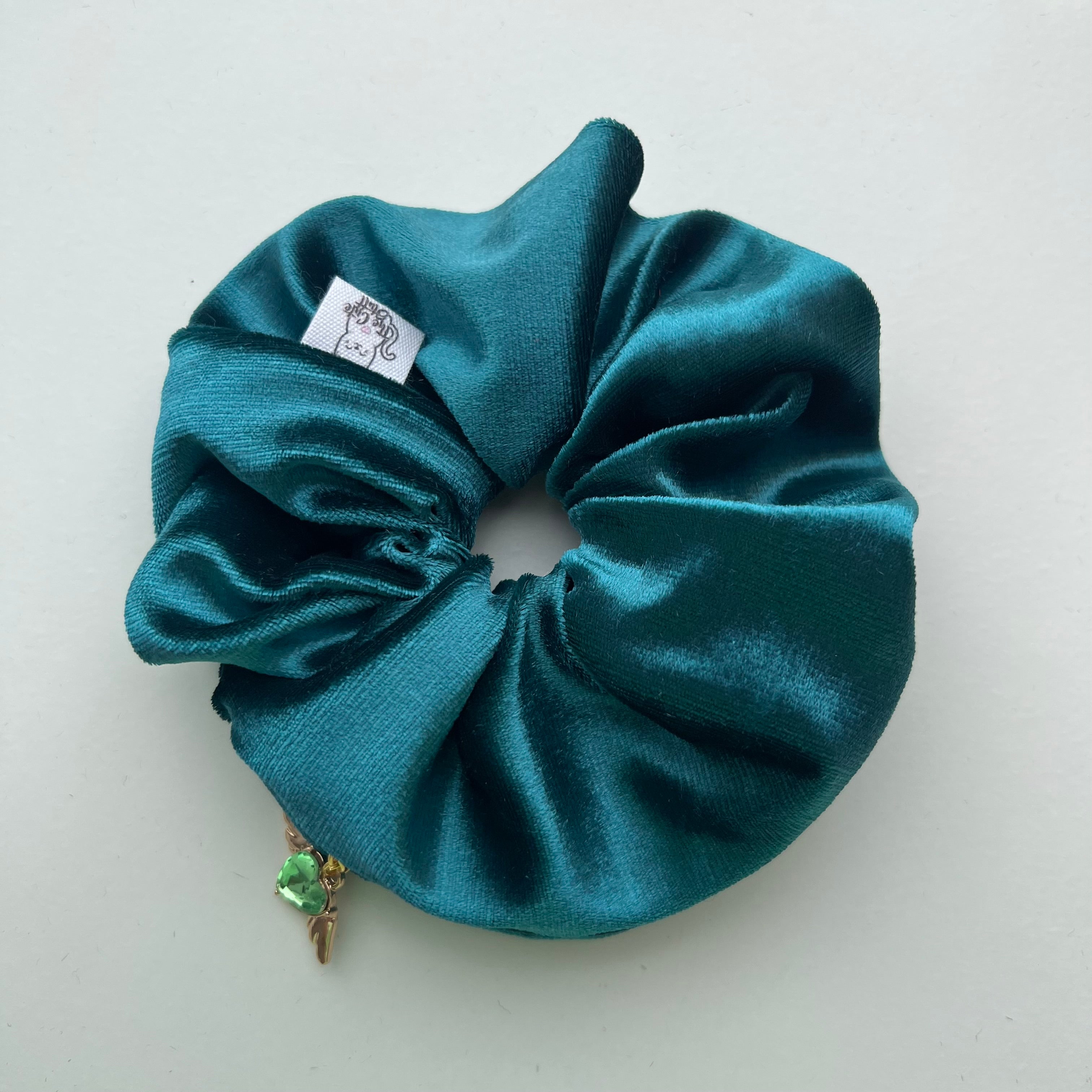 Velvet Secret Pocket Scrunchie with Gem Charm – Hidden Zipper Hair Tie