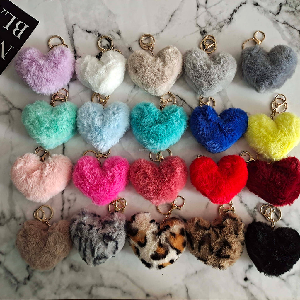Fluffy Heart Keychain – Soft Faux Fur Bag Charm in Multiple Colours