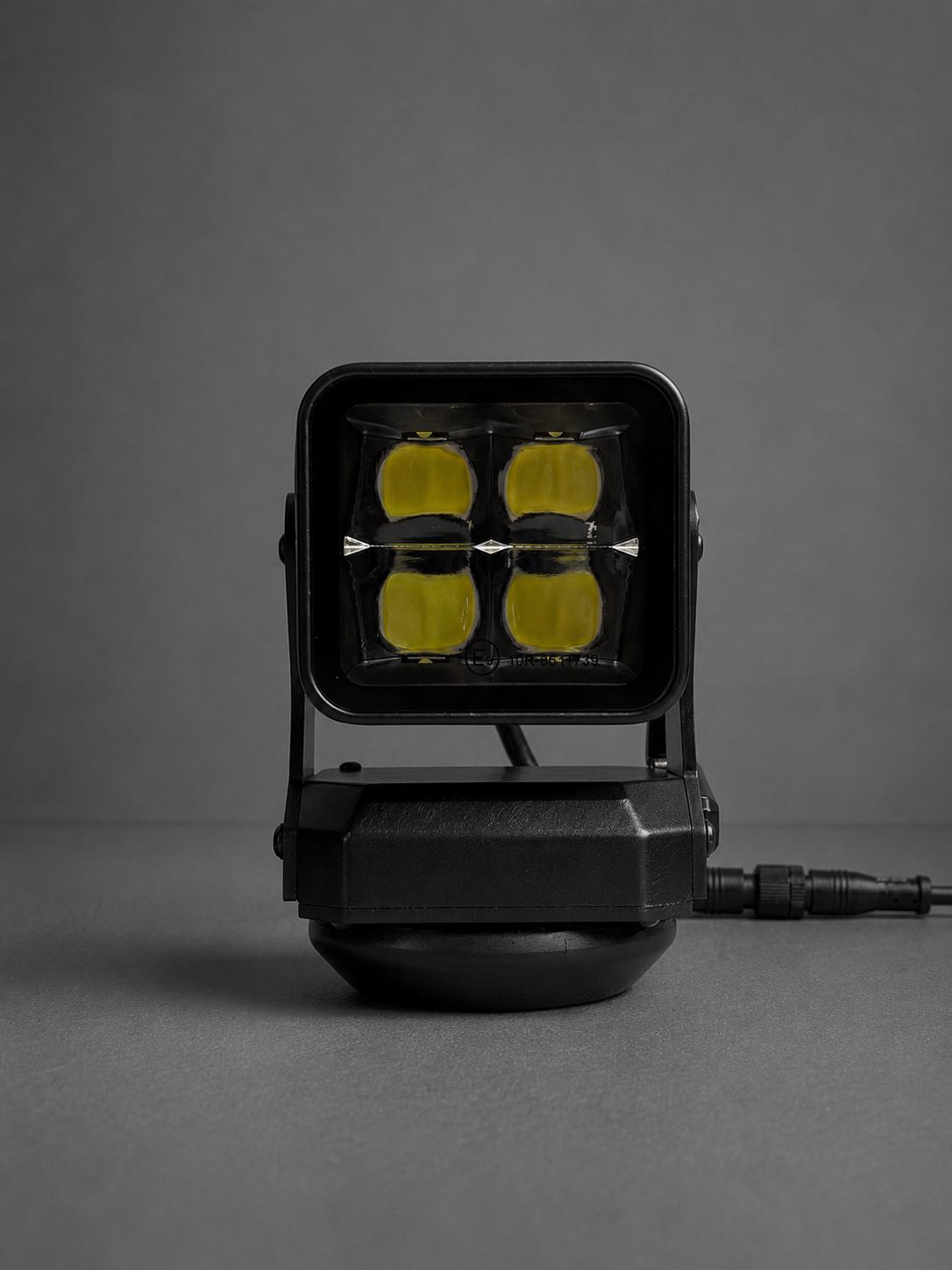 360° Rotatable Remote Controlled LED Search Light, 12-24V