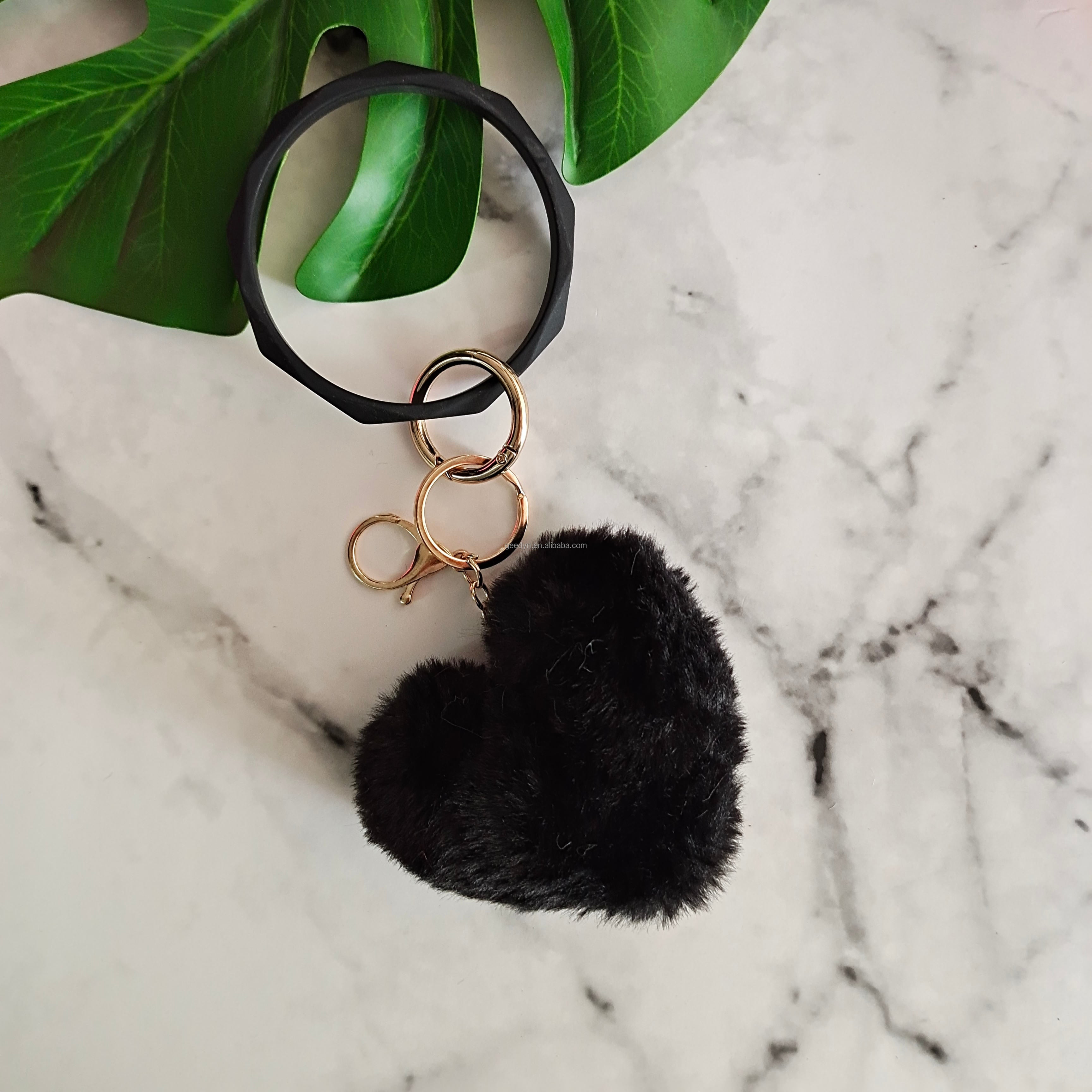 Fluffy Heart Keychain – Soft Faux Fur Bag Charm in Multiple Colours
